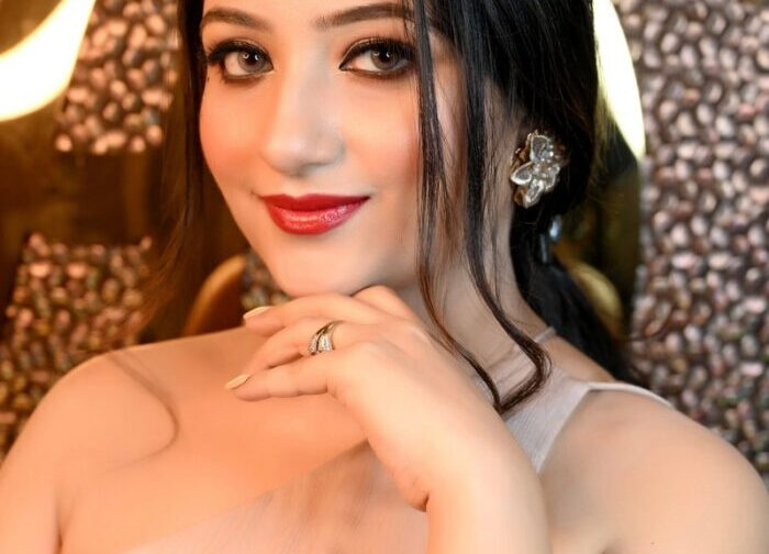 Kritika Dhall influencer