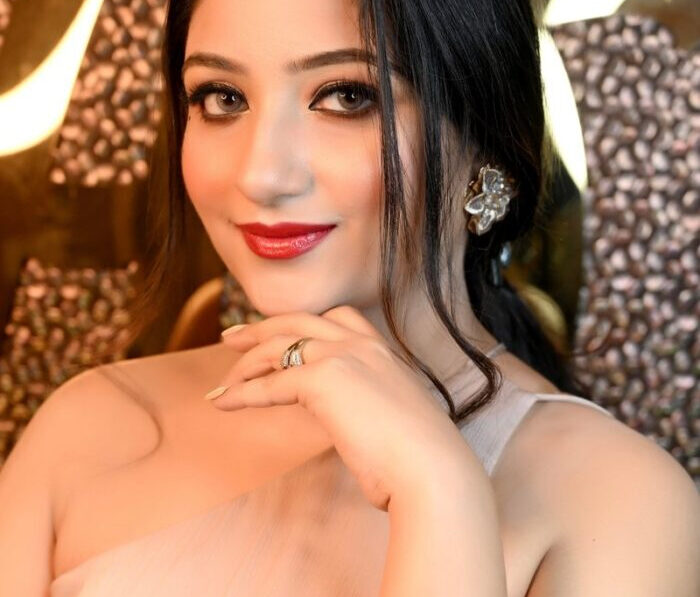 Kritika Dhall influencer